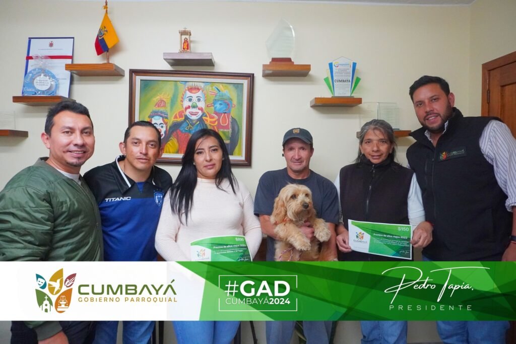 El GAD de Cumbayá premia a los ganadores del concurso de años viejos